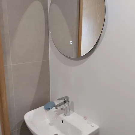 Modern Apartment *